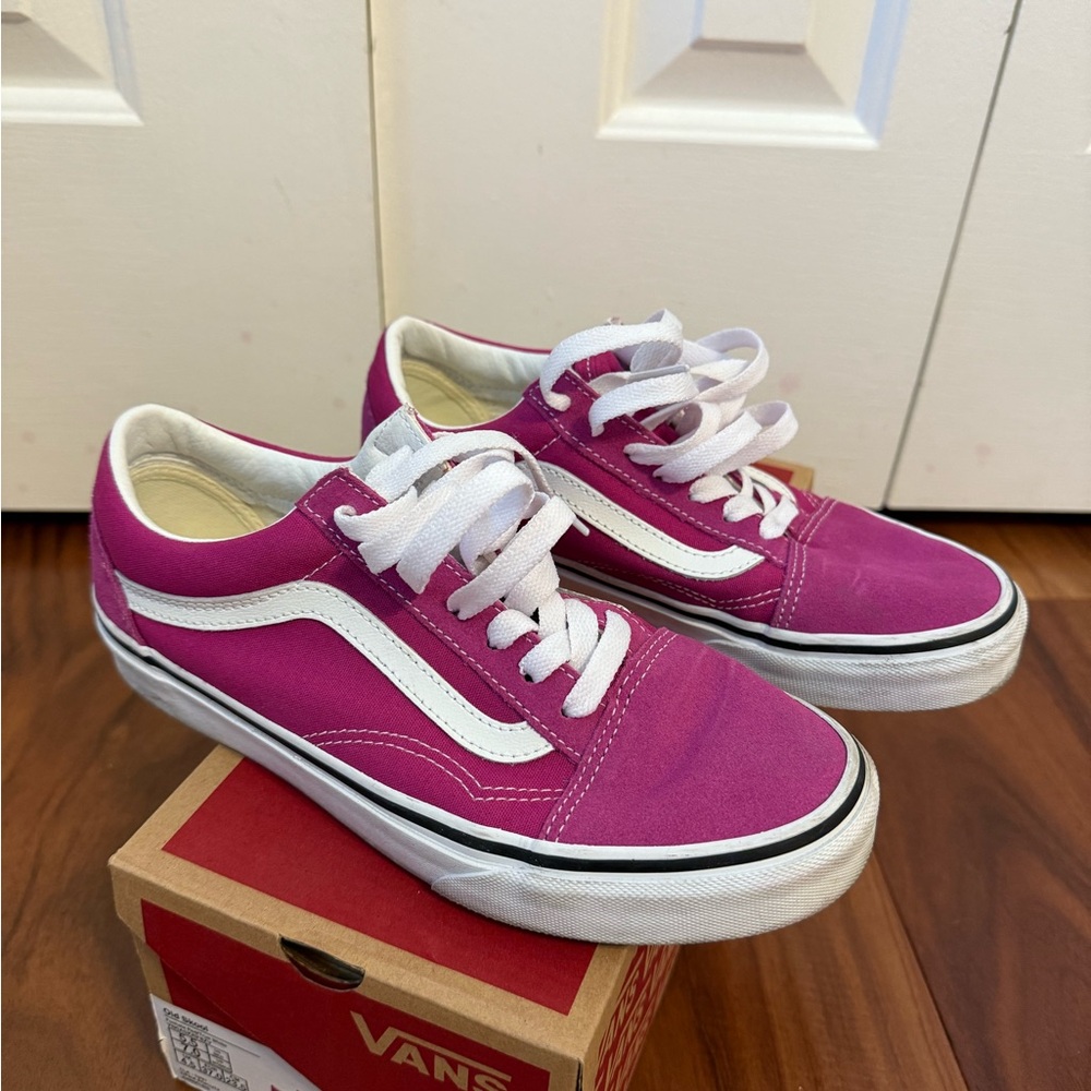 Vans Women’s Fuchsia Old Skool SIZE 7